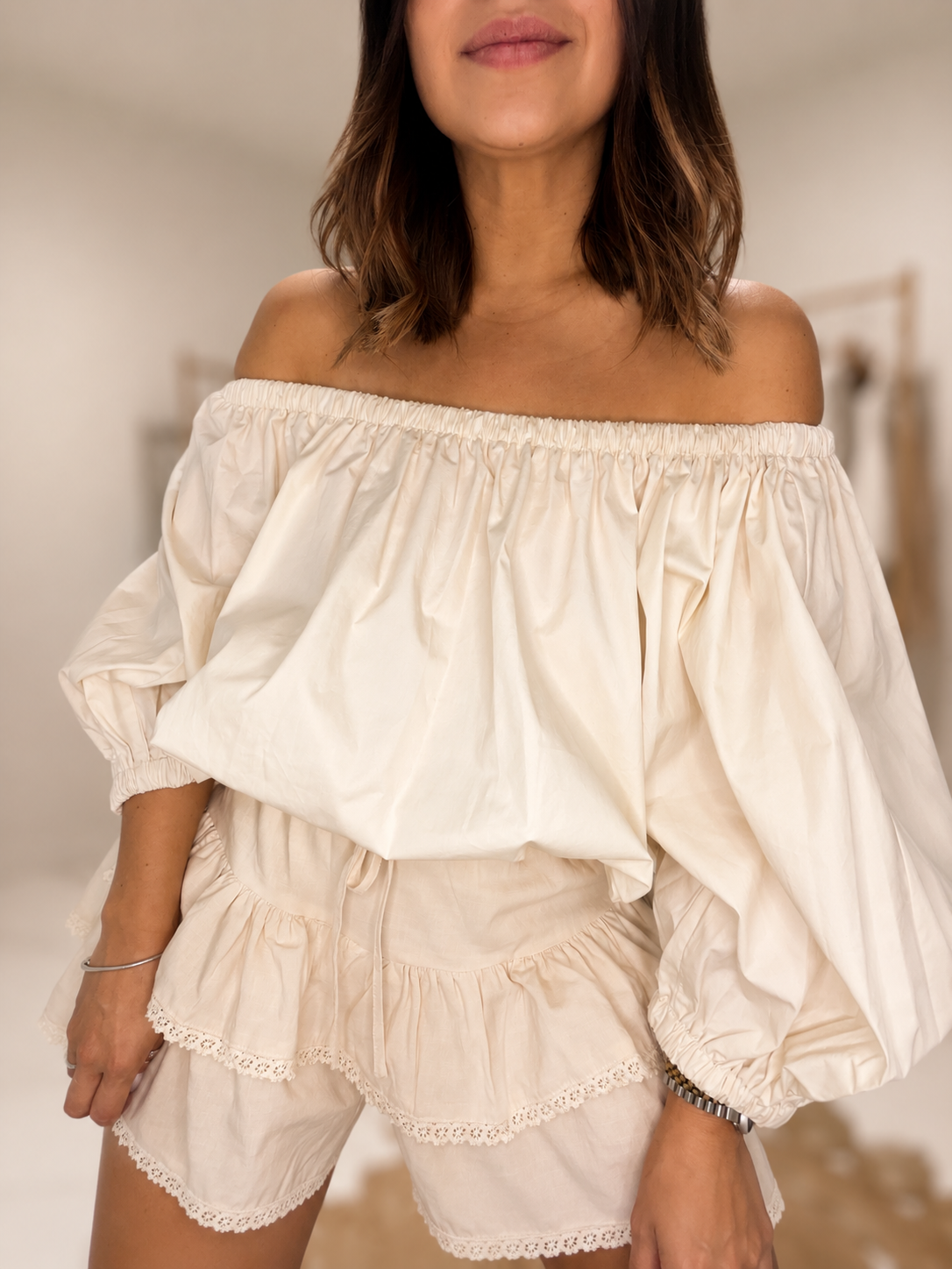 Off shoulder cropped top - Beige